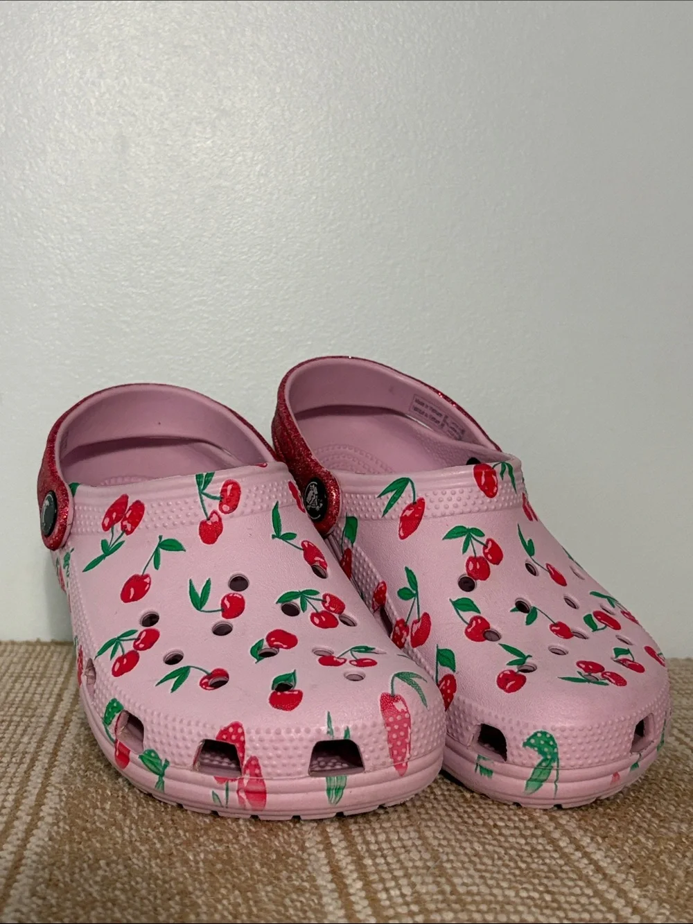 CROCS Class Kids Pink Cherry-Print Clogs with Red Glitter Heel Strap.  Size-2